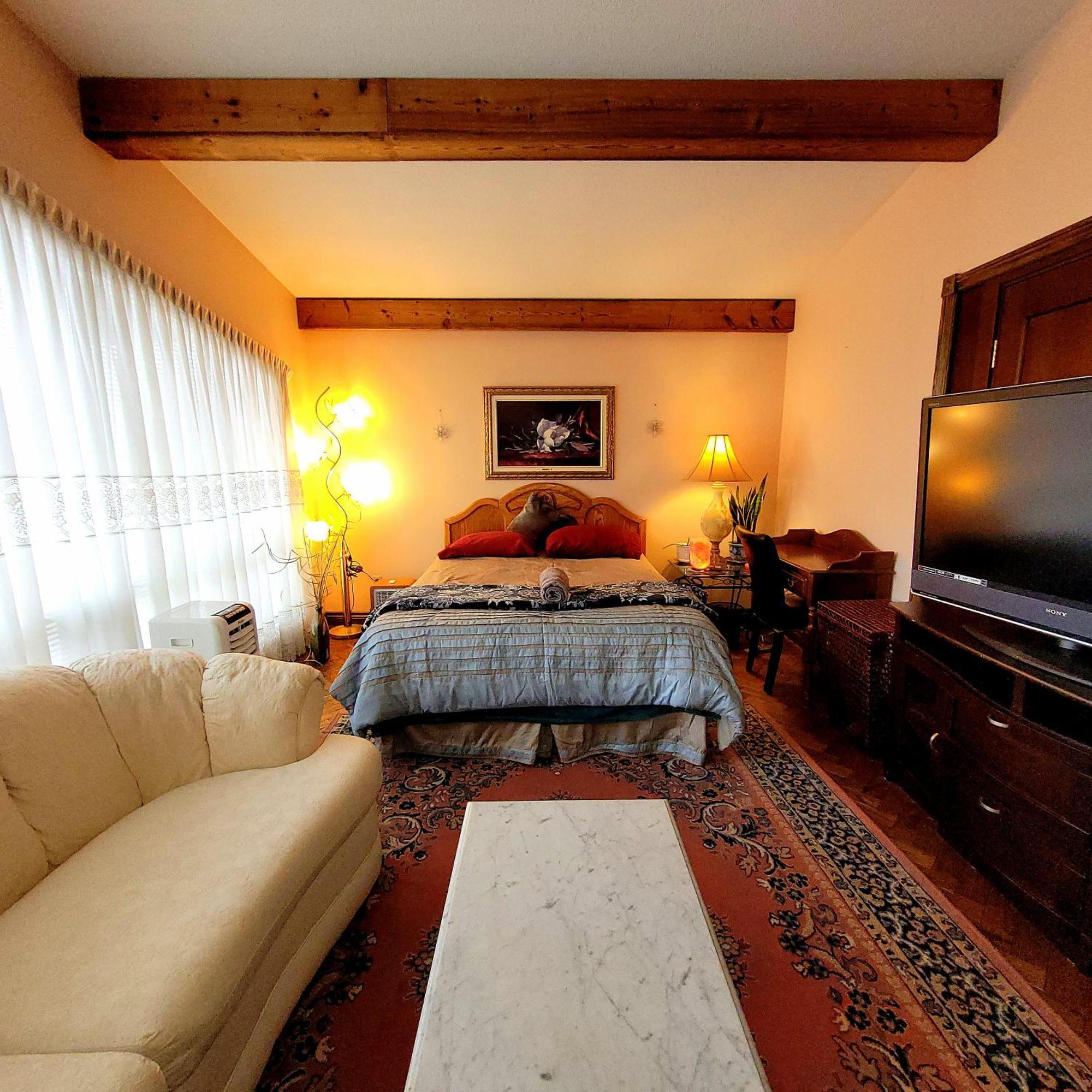 A Stunning Chalet Style Home Toronto Dış mekan fotoğraf